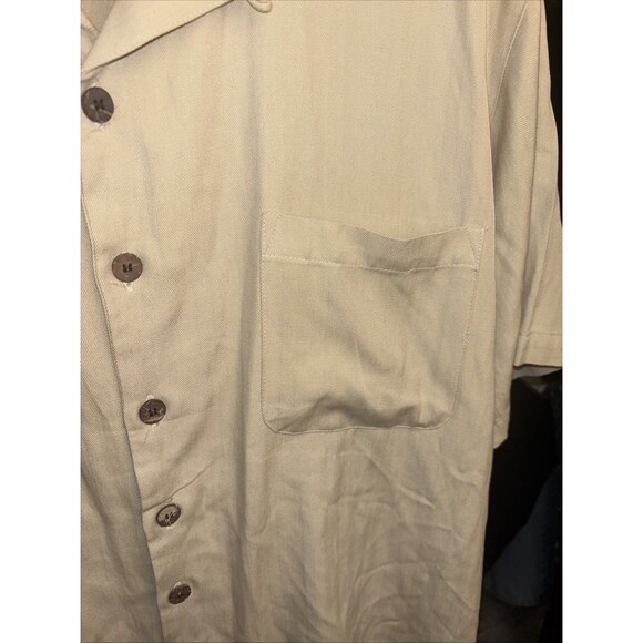 Tommy Bahama XXL Silk Camp Shirt “Island Broadcasting”  Beautiful! - Picture 4 of 9